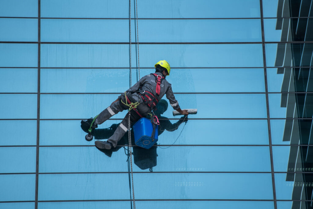 facade cleaning 2048x1365 1